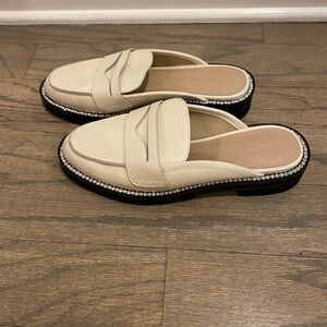Elegant Stuart Weitzman Cream Loafers